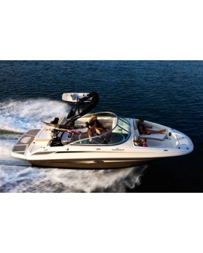 Пластиковый катер Sea Ray 220 Sundeck